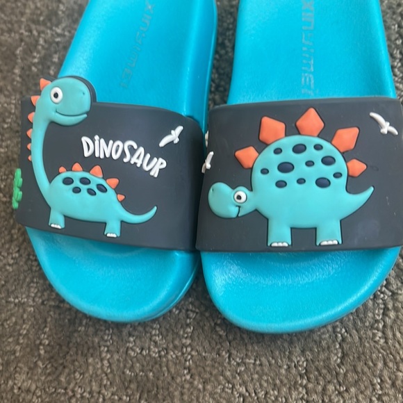 Dino sandals - Picture 2 of 3